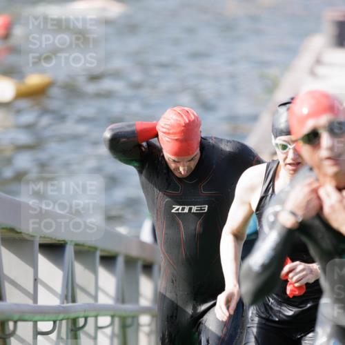 10.08.2025 - GEWOBA Citytriathlon Bremen H.Heesch http://msf.ph/oto/8551344 10.08.2025 10:21:30 Schwimmen 381, 382, 400, 409, 417, 428, 461, 491, 498, 500 meine-sportfotos.de