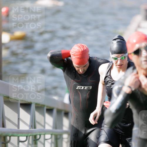 10.08.2025 - GEWOBA Citytriathlon Bremen H.Heesch http://msf.ph/oto/8551345 10.08.2025 10:21:30 Schwimmen 381, 382, 400, 409, 417, 428, 461, 491, 498, 500 meine-sportfotos.de