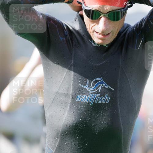 10.08.2025 - GEWOBA Citytriathlon Bremen H.Heesch http://msf.ph/oto/8551352 10.08.2025 10:21:33 Schwimmen 373, 381, 400, 409, 417, 461, 491 meine-sportfotos.de