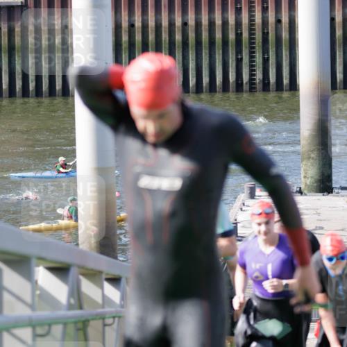 10.08.2025 - GEWOBA Citytriathlon Bremen H.Heesch http://msf.ph/oto/8551353 10.08.2025 10:21:37 Schwimmen 373, 381, 400, 409, 417, 461, 491, 512 meine-sportfotos.de
