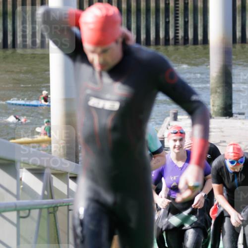 10.08.2025 - GEWOBA Citytriathlon Bremen H.Heesch http://msf.ph/oto/8551356 10.08.2025 10:21:37 Schwimmen 373, 381, 400, 409, 417, 461, 491, 512 meine-sportfotos.de