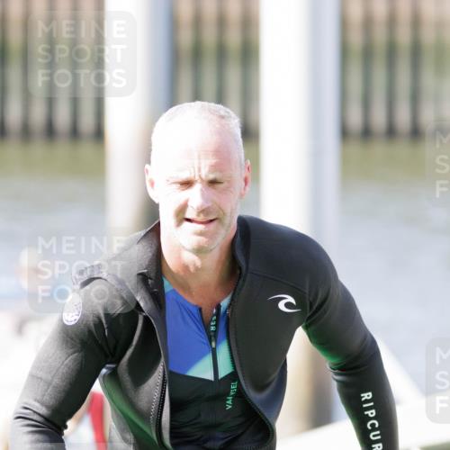 10.08.2025 - GEWOBA Citytriathlon Bremen H.Heesch http://msf.ph/oto/8551363 10.08.2025 10:21:43 Schwimmen 373, 397, 400, 450, 461, 512 meine-sportfotos.de