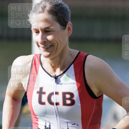 10.08.2025 - GEWOBA Citytriathlon Bremen H.Heesch http://msf.ph/oto/8551365 10.08.2025 10:21:46 Schwimmen 373, 397, 442, 450, 480, 497, 512 meine-sportfotos.de