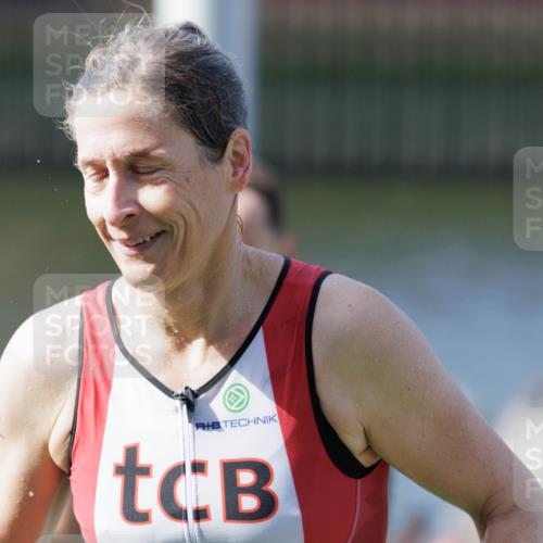 10.08.2025 - GEWOBA Citytriathlon Bremen H.Heesch http://msf.ph/oto/8551366 10.08.2025 10:21:46 Schwimmen 373, 397, 442, 450, 480, 497, 512 meine-sportfotos.de