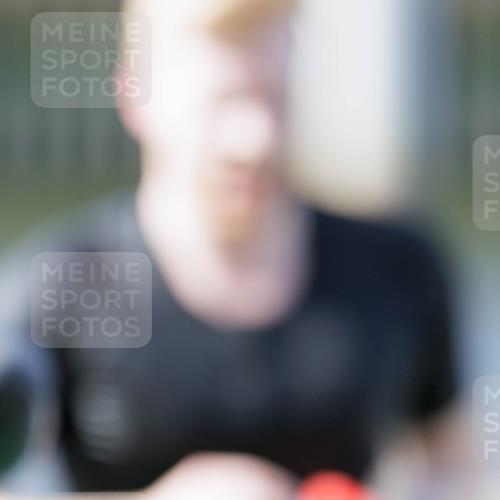 10.08.2025 - GEWOBA Citytriathlon Bremen H.Heesch http://msf.ph/oto/8551383 10.08.2025 10:22:04 Schwimmen 356, 358, 379, 393, 413, 444 meine-sportfotos.de