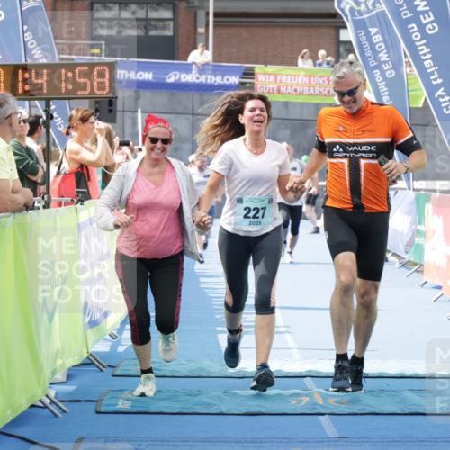 10.08.2025 - GEWOBA Citytriathlon Bremen H.Heesch http://msf.ph/oto/8551385 10.08.2025 11:45:40 Ziel 39, 227 meine-sportfotos.de