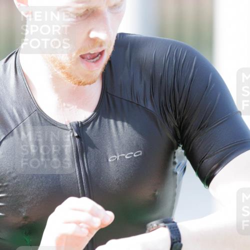 10.08.2025 - GEWOBA Citytriathlon Bremen H.Heesch http://msf.ph/oto/8551387 10.08.2025 10:22:05 Schwimmen 356, 358, 379, 393, 413, 419, 444 meine-sportfotos.de