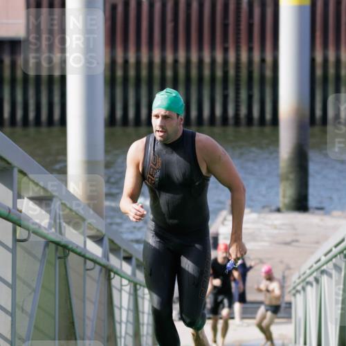 10.08.2025 - GEWOBA Citytriathlon Bremen H.Heesch http://msf.ph/oto/8551413 10.08.2025 10:22:32 Schwimmen 133, 401, 404, 474 meine-sportfotos.de