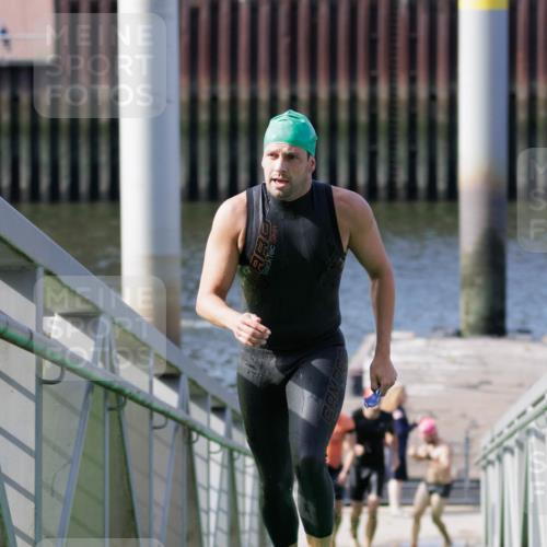 10.08.2025 - GEWOBA Citytriathlon Bremen H.Heesch http://msf.ph/oto/8551414 10.08.2025 10:22:32 Schwimmen 133, 401, 404, 474 meine-sportfotos.de