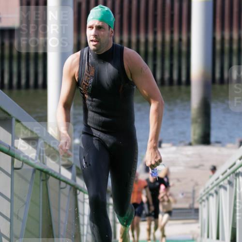 10.08.2025 - GEWOBA Citytriathlon Bremen H.Heesch http://msf.ph/oto/8551418 10.08.2025 10:22:32 Schwimmen 133, 401, 404, 474 meine-sportfotos.de