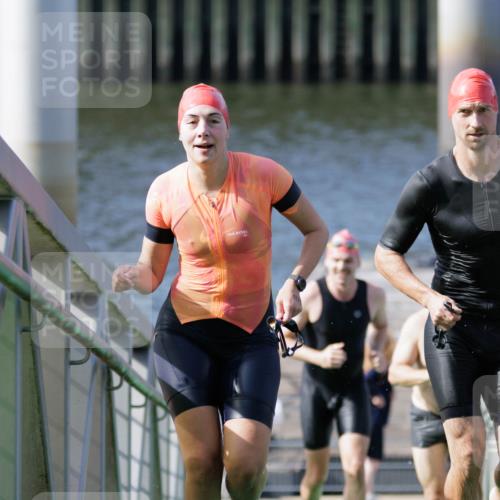 10.08.2025 - GEWOBA Citytriathlon Bremen H.Heesch http://msf.ph/oto/8551423 10.08.2025 10:22:39 Schwimmen 133, 380, 404, 474, 513 meine-sportfotos.de
