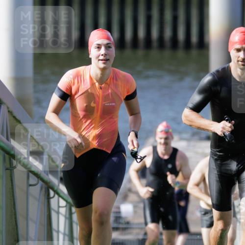 10.08.2025 - GEWOBA Citytriathlon Bremen H.Heesch http://msf.ph/oto/8551425 10.08.2025 10:22:39 Schwimmen 133, 380, 404, 474, 513 meine-sportfotos.de