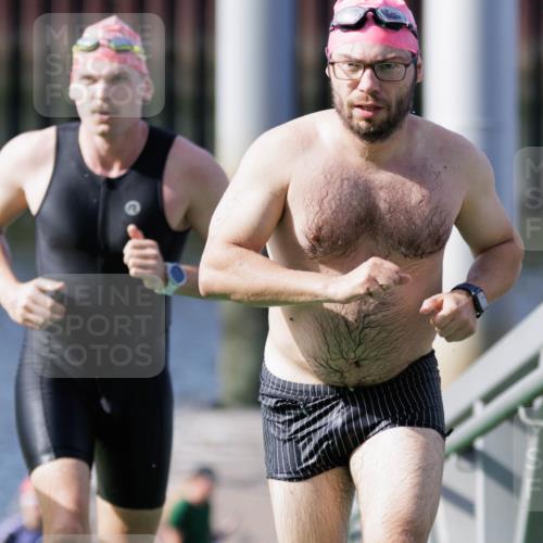 10.08.2025 - GEWOBA Citytriathlon Bremen H.Heesch http://msf.ph/oto/8551435 10.08.2025 10:22:44 Schwimmen 133, 380, 404, 474, 492, 513 meine-sportfotos.de