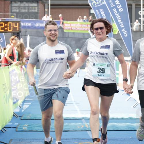 10.08.2025 - GEWOBA Citytriathlon Bremen H.Heesch http://msf.ph/oto/8551458 10.08.2025 11:45:45 Ziel 39, 221, 227 meine-sportfotos.de