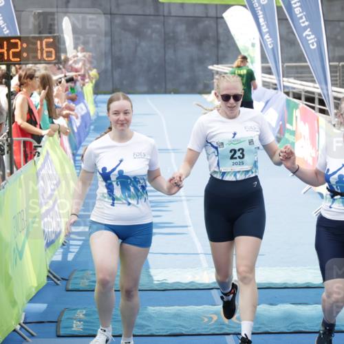 10.08.2025 - GEWOBA Citytriathlon Bremen H.Heesch http://msf.ph/oto/8551487 10.08.2025 11:45:57 Ziel 23 meine-sportfotos.de