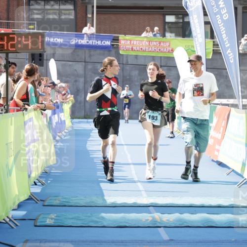 10.08.2025 - GEWOBA Citytriathlon Bremen H.Heesch http://msf.ph/oto/8551491 10.08.2025 11:46:23 Ziel 193 meine-sportfotos.de