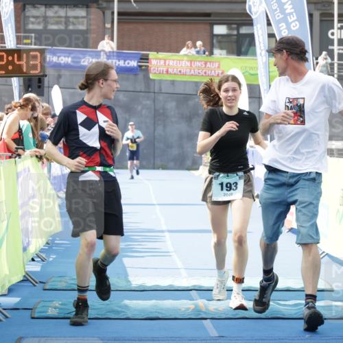 10.08.2025 - GEWOBA Citytriathlon Bremen H.Heesch http://msf.ph/oto/8551506 10.08.2025 11:46:25 Ziel 193 meine-sportfotos.de