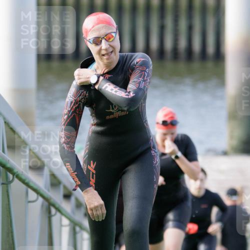 10.08.2025 - GEWOBA Citytriathlon Bremen H.Heesch http://msf.ph/oto/8551508 10.08.2025 10:23:28 Schwimmen 105, 378, 436, 452, 455, 481, 482, 506 meine-sportfotos.de