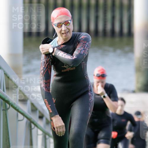 10.08.2025 - GEWOBA Citytriathlon Bremen H.Heesch http://msf.ph/oto/8551509 10.08.2025 10:23:28 Schwimmen 105, 378, 436, 452, 455, 481, 482, 506 meine-sportfotos.de
