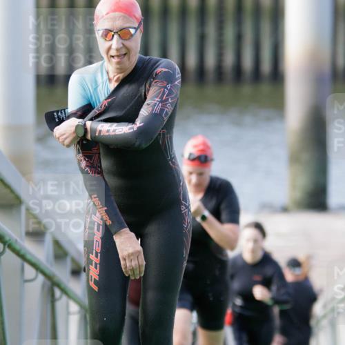 10.08.2025 - GEWOBA Citytriathlon Bremen H.Heesch http://msf.ph/oto/8551512 10.08.2025 10:23:28 Schwimmen 105, 378, 436, 452, 455, 481, 482, 506 meine-sportfotos.de