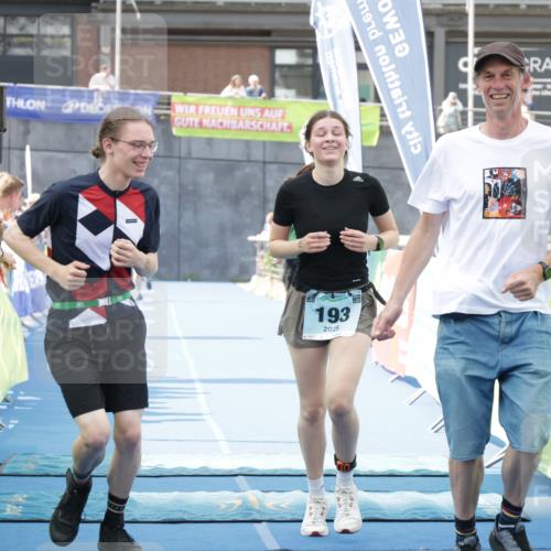 10.08.2025 - GEWOBA Citytriathlon Bremen H.Heesch http://msf.ph/oto/8551513 10.08.2025 11:46:25 Ziel 193 meine-sportfotos.de