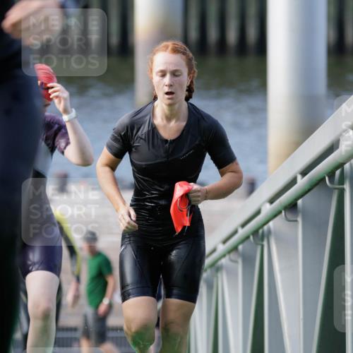 10.08.2025 - GEWOBA Citytriathlon Bremen H.Heesch http://msf.ph/oto/8551518 10.08.2025 10:23:33 Schwimmen 452, 455, 481, 482, 506 meine-sportfotos.de