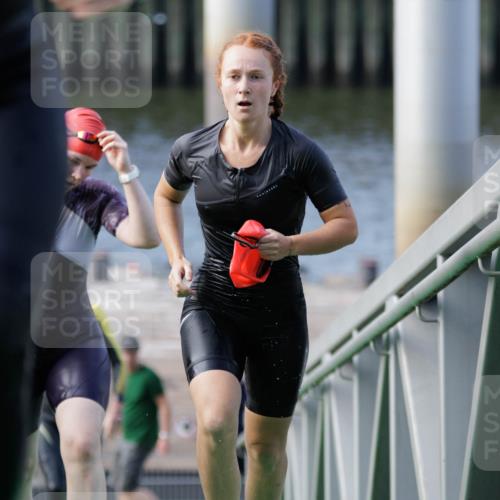 10.08.2025 - GEWOBA Citytriathlon Bremen H.Heesch http://msf.ph/oto/8551519 10.08.2025 10:23:34 Schwimmen 452, 455, 481, 482, 506 meine-sportfotos.de