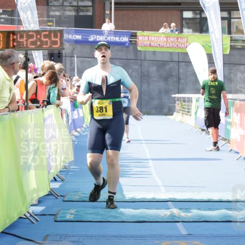 10.08.2025 - GEWOBA Citytriathlon Bremen H.Heesch http://msf.ph/oto/8551522 10.08.2025 11:46:36 Ziel 107, 381 meine-sportfotos.de