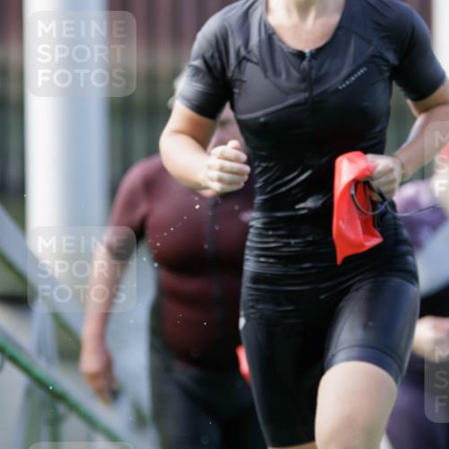 10.08.2025 - GEWOBA Citytriathlon Bremen H.Heesch http://msf.ph/oto/8551530 10.08.2025 10:23:35 Schwimmen 452, 455, 481, 482, 506 meine-sportfotos.de