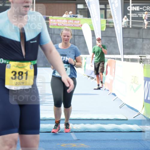 10.08.2025 - GEWOBA Citytriathlon Bremen H.Heesch http://msf.ph/oto/8551535 10.08.2025 11:46:42 Ziel 107, 381 meine-sportfotos.de