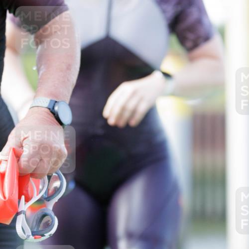 10.08.2025 - GEWOBA Citytriathlon Bremen H.Heesch http://msf.ph/oto/8551536 10.08.2025 10:23:41 Schwimmen 97, 159, 452 meine-sportfotos.de