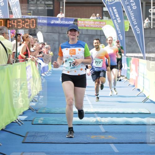 10.08.2025 - GEWOBA Citytriathlon Bremen H.Heesch http://msf.ph/oto/8551548 10.08.2025 11:47:01 Ziel 73, 113, 217 meine-sportfotos.de