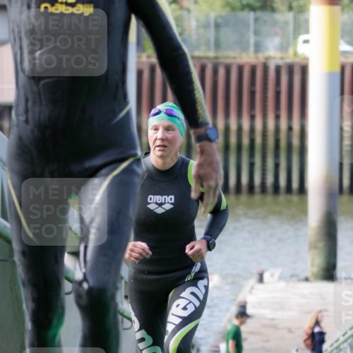 10.08.2025 - GEWOBA Citytriathlon Bremen H.Heesch http://msf.ph/oto/8551553 10.08.2025 10:23:49 Schwimmen 97, 159 meine-sportfotos.de