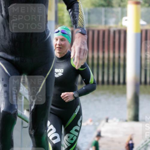 10.08.2025 - GEWOBA Citytriathlon Bremen H.Heesch http://msf.ph/oto/8551558 10.08.2025 10:23:50 Schwimmen 97, 159 meine-sportfotos.de