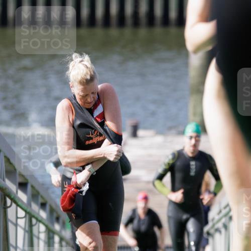 10.08.2025 - GEWOBA Citytriathlon Bremen H.Heesch http://msf.ph/oto/8551592 10.08.2025 10:24:08 Schwimmen 49, 127, 239, 245, 458, 485, 496, 501 meine-sportfotos.de
