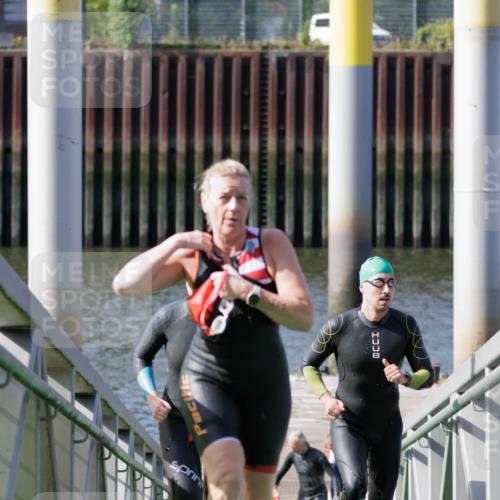 10.08.2025 - GEWOBA Citytriathlon Bremen H.Heesch http://msf.ph/oto/8551596 10.08.2025 10:24:11 Schwimmen 127, 239, 245, 435, 458, 485, 496, 501 meine-sportfotos.de