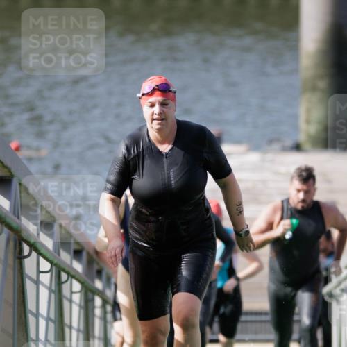 10.08.2025 - GEWOBA Citytriathlon Bremen H.Heesch http://msf.ph/oto/8551612 10.08.2025 10:24:17 Schwimmen 29, 127, 245, 402, 435, 440, 463, 475, 485, 496 meine-sportfotos.de