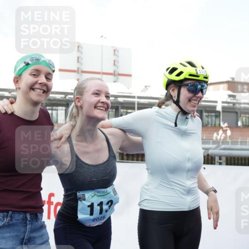 10.08.2025 - GEWOBA Citytriathlon Bremen H.Heesch http://msf.ph/oto/8551613 10.08.2025 11:47:14 Ziel  meine-sportfotos.de