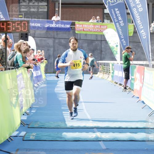 10.08.2025 - GEWOBA Citytriathlon Bremen H.Heesch http://msf.ph/oto/8551629 10.08.2025 11:47:32 Ziel 415 meine-sportfotos.de