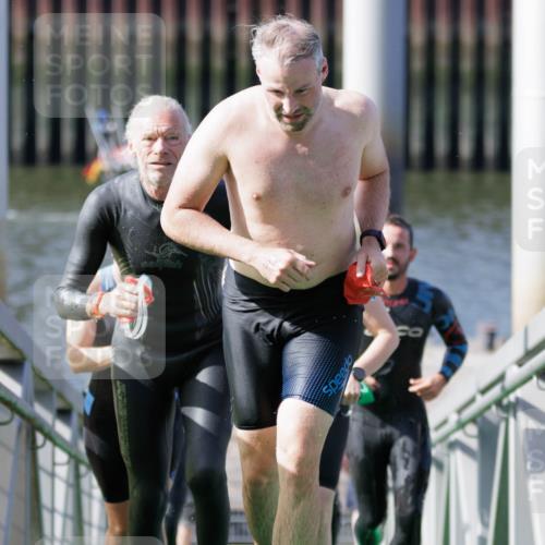 10.08.2025 - GEWOBA Citytriathlon Bremen H.Heesch http://msf.ph/oto/8551630 10.08.2025 10:24:25 Schwimmen 29, 43, 81, 161, 402, 435, 440, 463, 475 meine-sportfotos.de