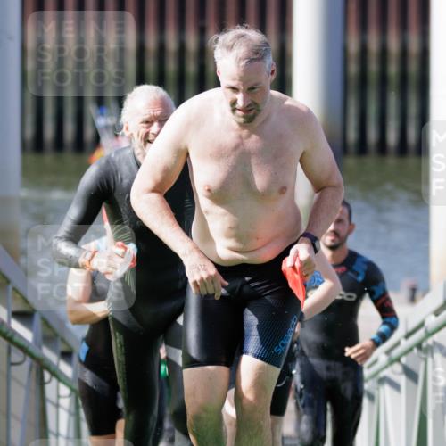 10.08.2025 - GEWOBA Citytriathlon Bremen H.Heesch http://msf.ph/oto/8551631 10.08.2025 10:24:25 Schwimmen 29, 43, 81, 161, 402, 435, 440, 463, 475 meine-sportfotos.de