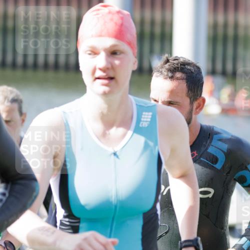 10.08.2025 - GEWOBA Citytriathlon Bremen H.Heesch http://msf.ph/oto/8551634 10.08.2025 10:24:30 Schwimmen 29, 43, 81, 161, 181, 402, 443, 475 meine-sportfotos.de