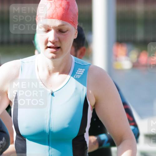 10.08.2025 - GEWOBA Citytriathlon Bremen H.Heesch http://msf.ph/oto/8551638 10.08.2025 10:24:30 Schwimmen 29, 43, 81, 161, 181, 402, 443, 475 meine-sportfotos.de