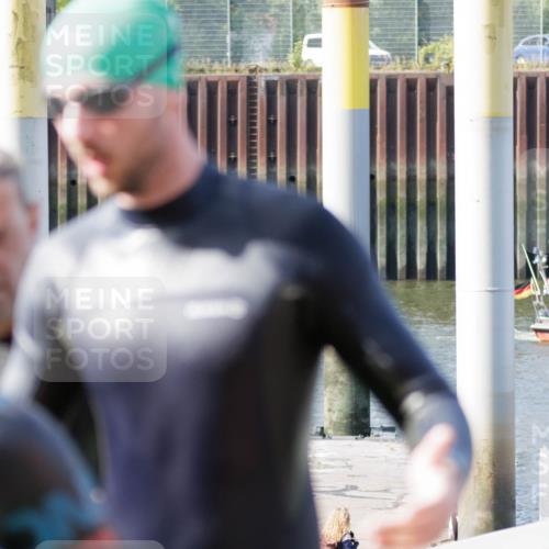 10.08.2025 - GEWOBA Citytriathlon Bremen H.Heesch http://msf.ph/oto/8551641 10.08.2025 10:24:32 Schwimmen 43, 81, 151, 161, 181, 443 meine-sportfotos.de