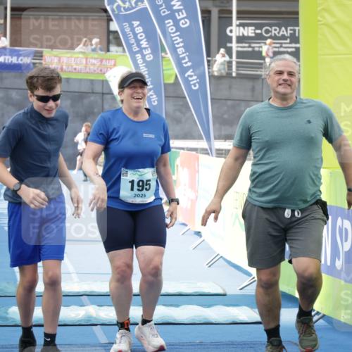 10.08.2025 - GEWOBA Citytriathlon Bremen H.Heesch http://msf.ph/oto/8551657 10.08.2025 11:47:44 Ziel 195 meine-sportfotos.de