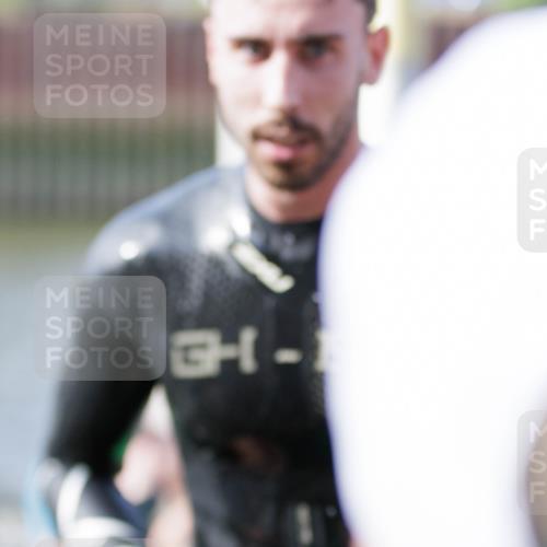 10.08.2025 - GEWOBA Citytriathlon Bremen H.Heesch http://msf.ph/oto/8551663 10.08.2025 10:24:42 Schwimmen 109, 115, 151, 181, 443 meine-sportfotos.de