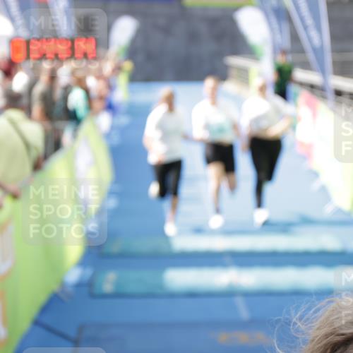 10.08.2025 - GEWOBA Citytriathlon Bremen H.Heesch http://msf.ph/oto/8551680 10.08.2025 11:47:56 Ziel 9, 179 meine-sportfotos.de