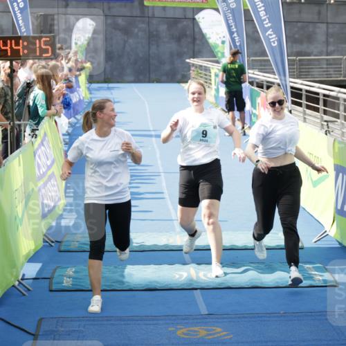 10.08.2025 - GEWOBA Citytriathlon Bremen H.Heesch http://msf.ph/oto/8551687 10.08.2025 11:47:57 Ziel 9, 179 meine-sportfotos.de