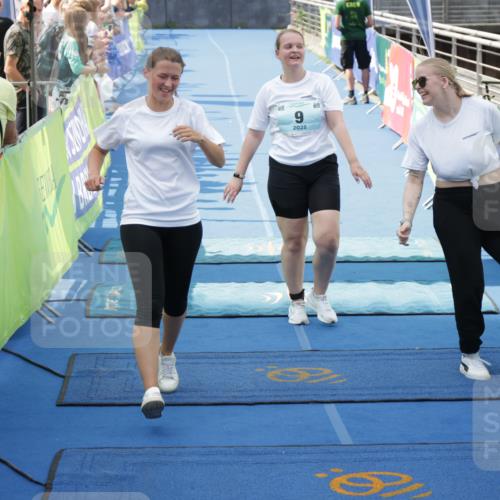 10.08.2025 - GEWOBA Citytriathlon Bremen H.Heesch http://msf.ph/oto/8551699 10.08.2025 11:47:57 Ziel 9, 179 meine-sportfotos.de