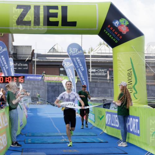 10.08.2025 - GEWOBA Citytriathlon Bremen H.Heesch http://msf.ph/oto/8551742 10.08.2025 11:04:58 Ziel 375 meine-sportfotos.de